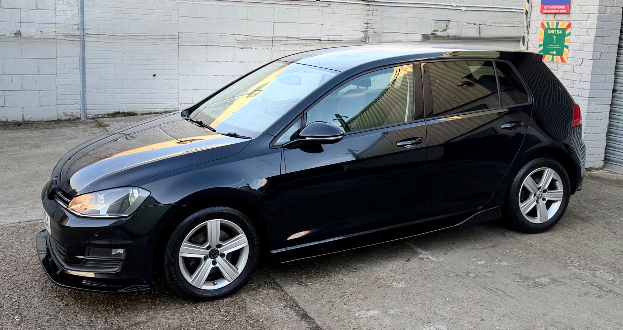 Volkswagen Golf Right Side